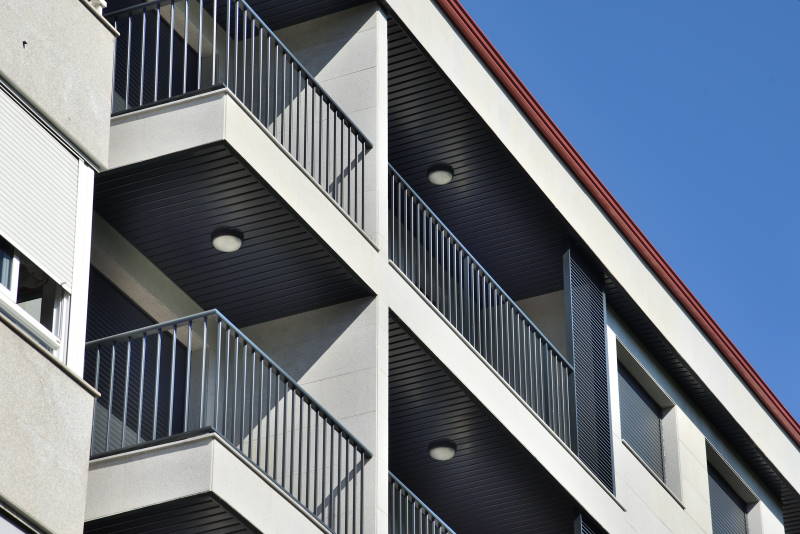 EDIFICIO RESIDENCIAL DE 24 VIVIENDAS RIO MAO FACHADA 2