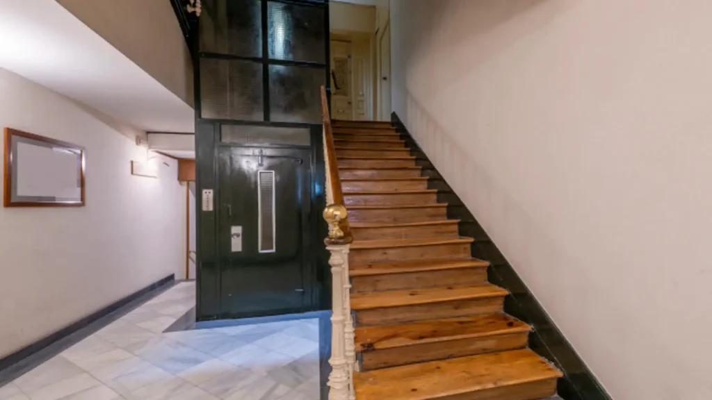 instalar ascensor en edificio antiguo sin ascensor